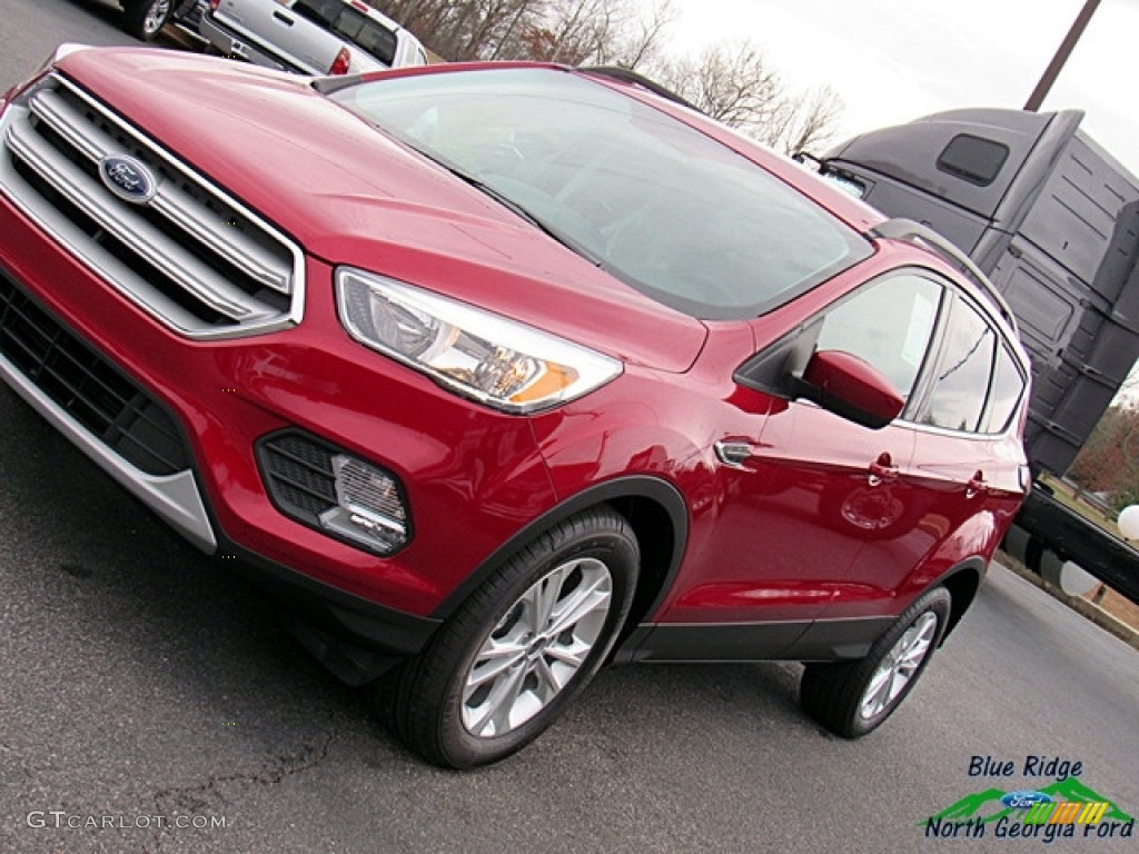 2018 Escape SE - Ruby Red / Medium Light Stone photo #28