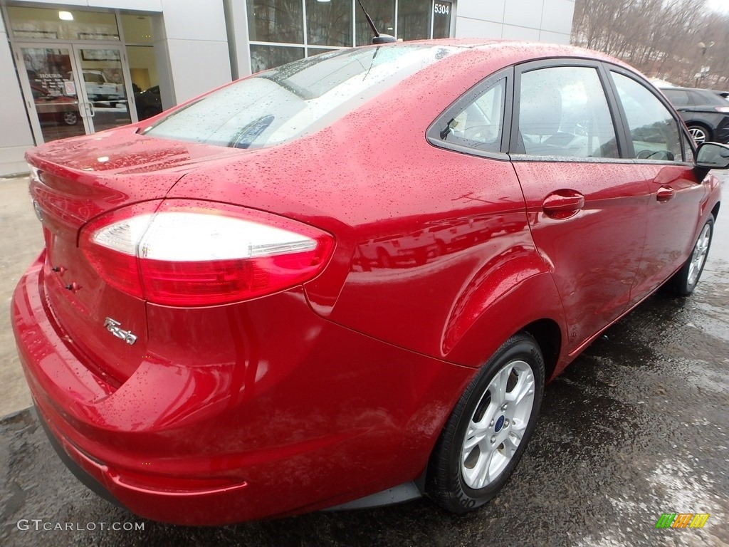 2016 Fiesta SE Sedan - Ruby Red Metallic / Charcoal Black photo #2