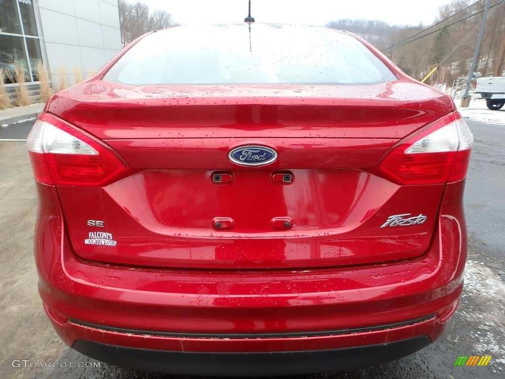 2016 Fiesta SE Sedan - Ruby Red Metallic / Charcoal Black photo #3