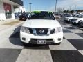 2017 Glacier White Nissan Frontier SV Crew Cab 4x4  photo #2