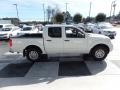 2017 Glacier White Nissan Frontier SV Crew Cab 4x4  photo #3
