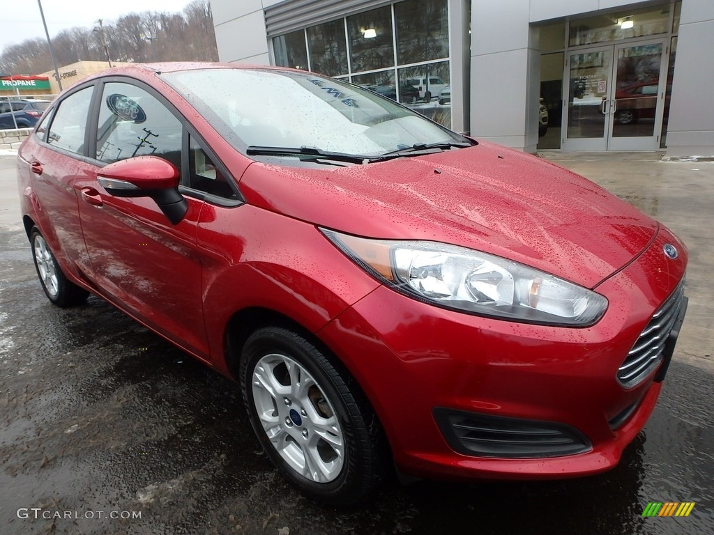 2016 Fiesta SE Sedan - Ruby Red Metallic / Charcoal Black photo #8