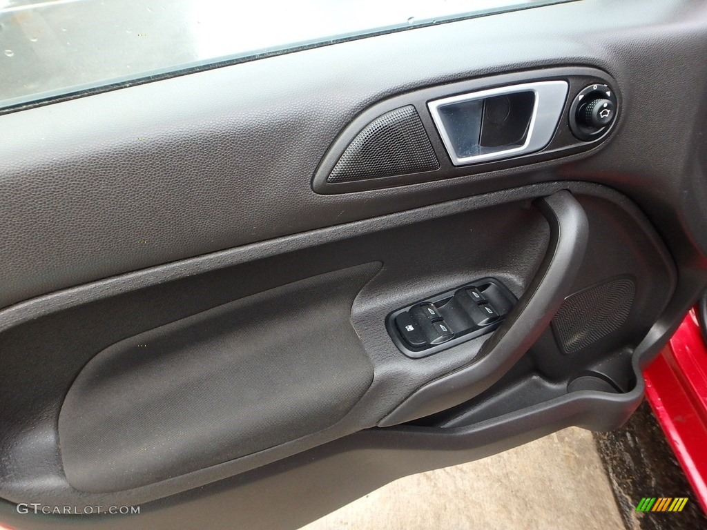 2016 Fiesta SE Sedan - Ruby Red Metallic / Charcoal Black photo #19
