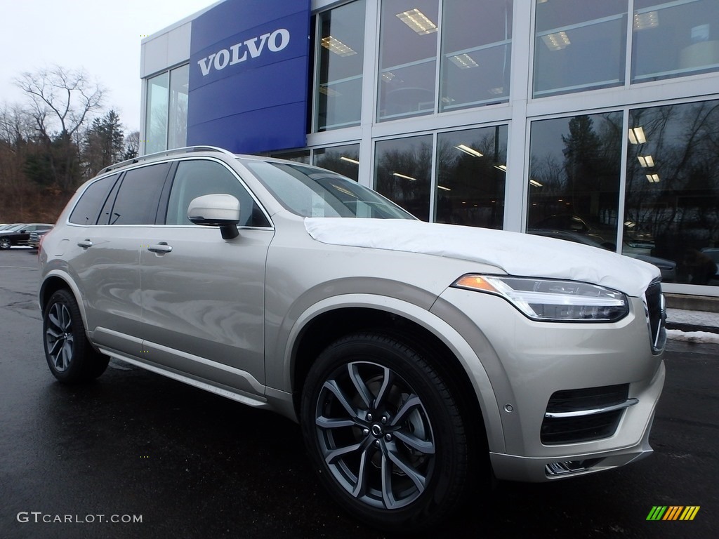 2018 XC90 T6 AWD Momentum - Luminous Sand Metallic / Blonde photo #1