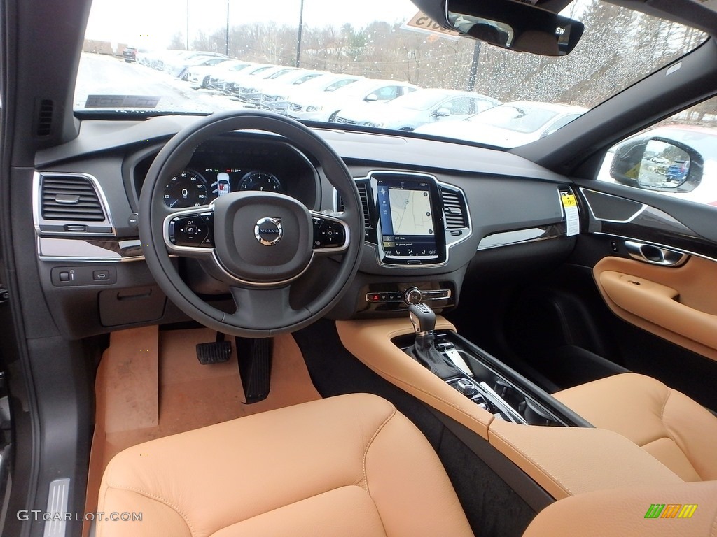 2018 XC90 T6 AWD Momentum - Pine Grey Metallic / Amber photo #10