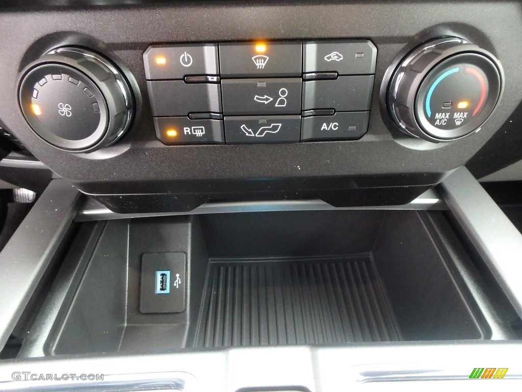 2018 Ford F150 XLT SuperCab 4x4 Controls Photo #124824100