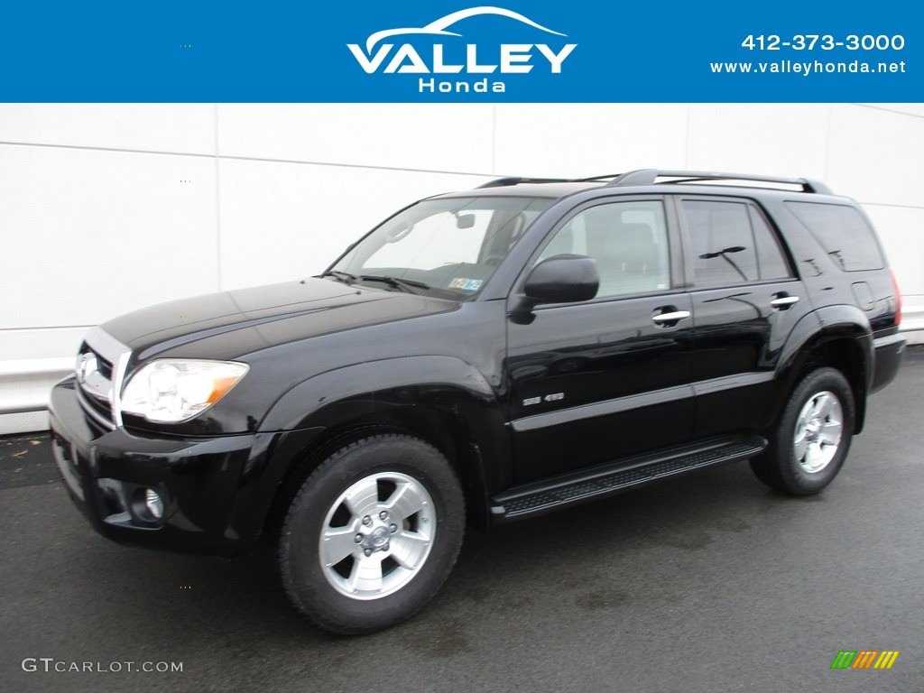 Black Toyota 4Runner