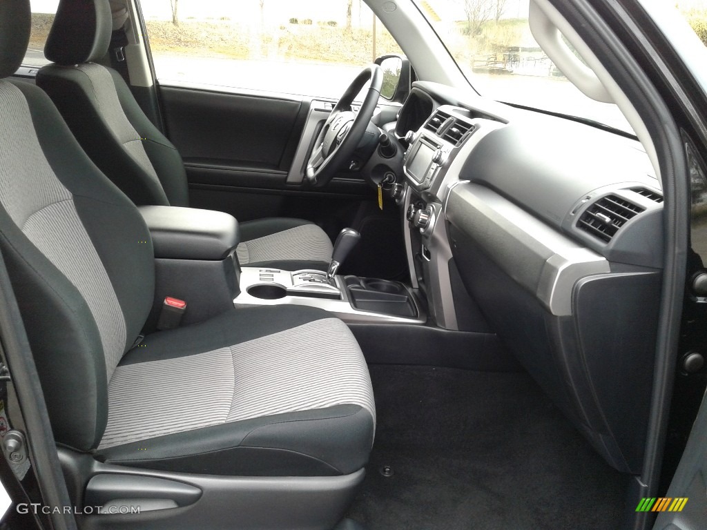 2017 4Runner SR5 - Midnight Black Metallic / Graphite photo #17