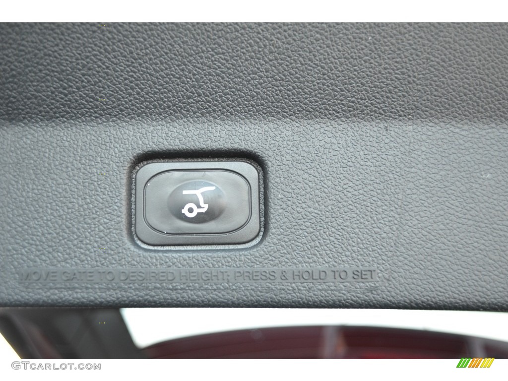 2018 Explorer Limited - Ruby Red / Ebony Black photo #11