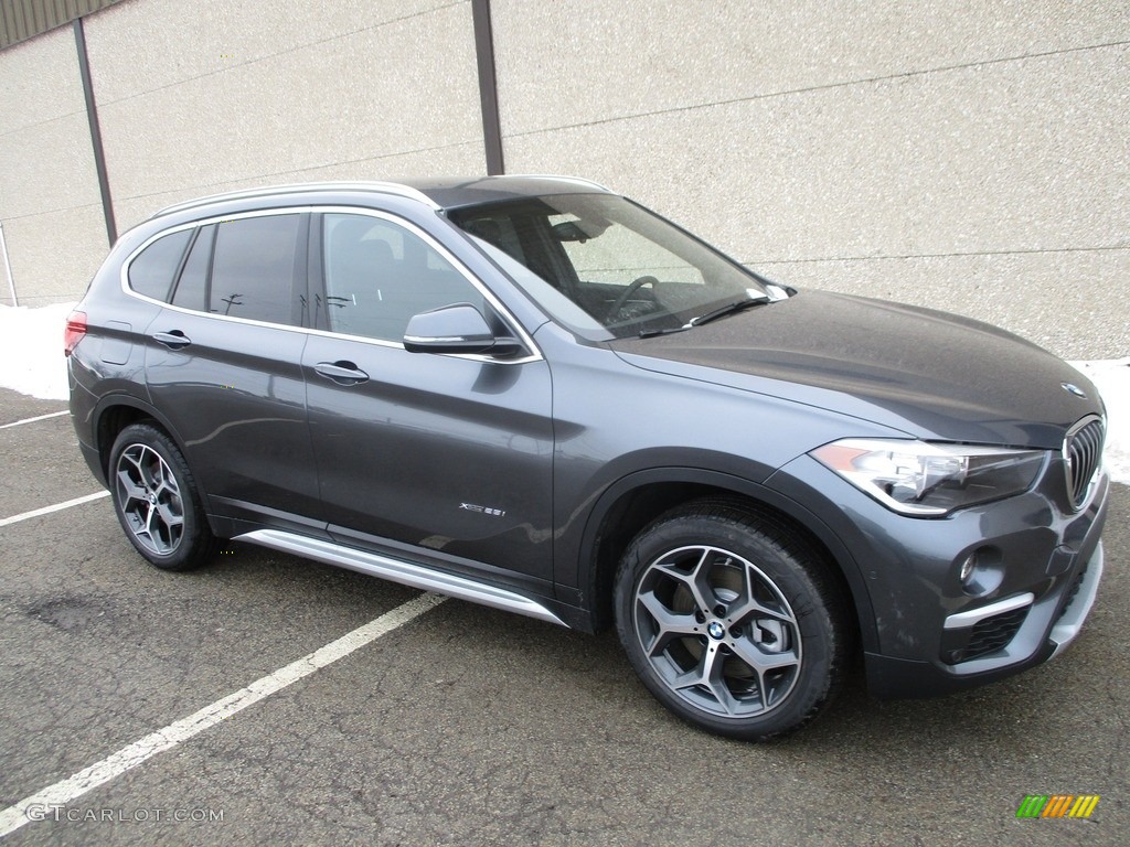 2018 X1 xDrive28i - Mineral Grey Metallic / Black photo #1