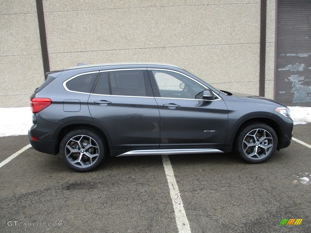 2018 X1 xDrive28i - Mineral Grey Metallic / Black photo #2