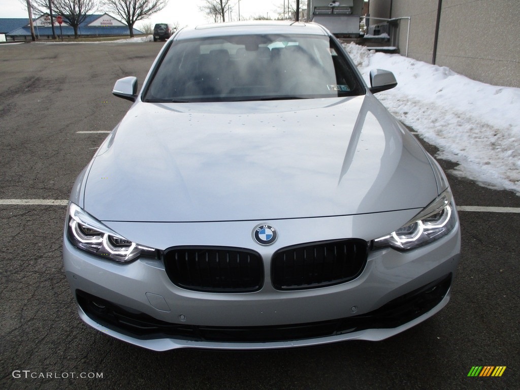 2018 3 Series 330i xDrive Sedan - Glacier Silver Metallic / Black photo #8