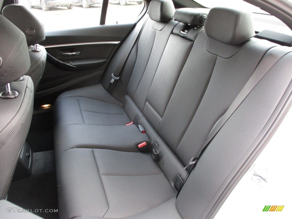 2018 3 Series 330i xDrive Sedan - Glacier Silver Metallic / Black photo #13