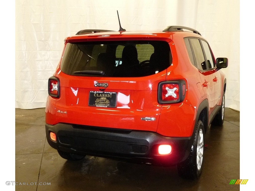 2017 Renegade Latitude 4x4 - Colorado Red / Black photo #3