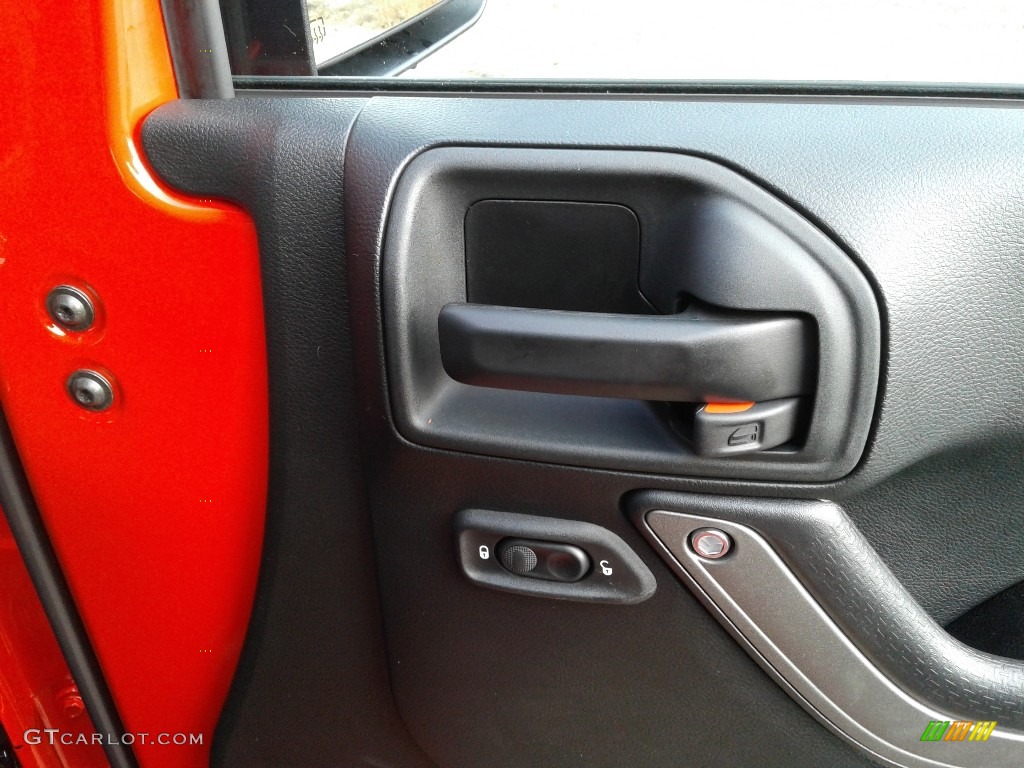 2018 Jeep Wrangler Unlimited Sport 4x4 RHD Controls Photo #124832118