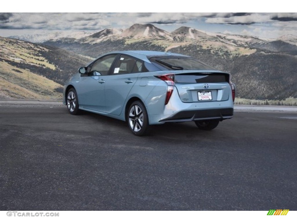 2018 Toyota Prius Three Touring Exterior Photos