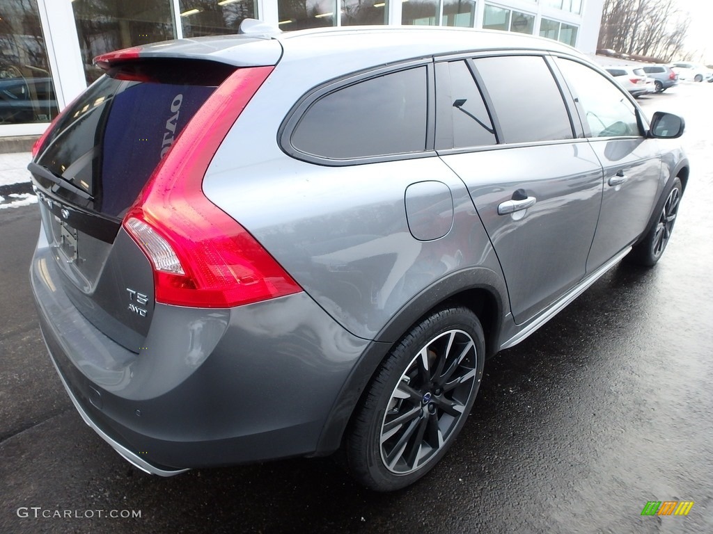 2018 V60 Cross Country T5 AWD - Osmium Grey Metallic / Off Black photo #2