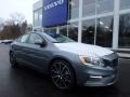 Front 3/4 View of 2018 S60 T5 AWD Dynamic