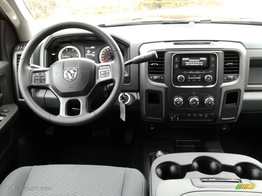 2018 Ram 2500 Tradesman Crew Cab 4x4 Dashboard Photos
