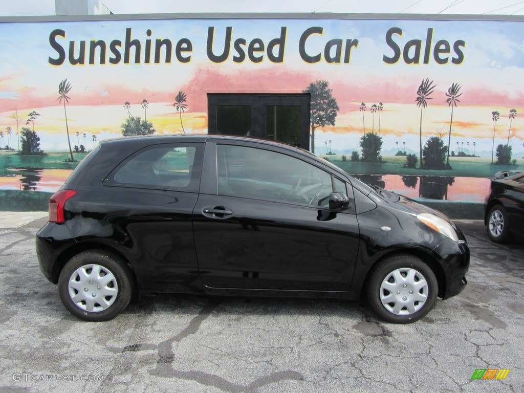 2007 Yaris 3 Door Liftback - Black Sand Pearl / Dark Charcoal photo #2