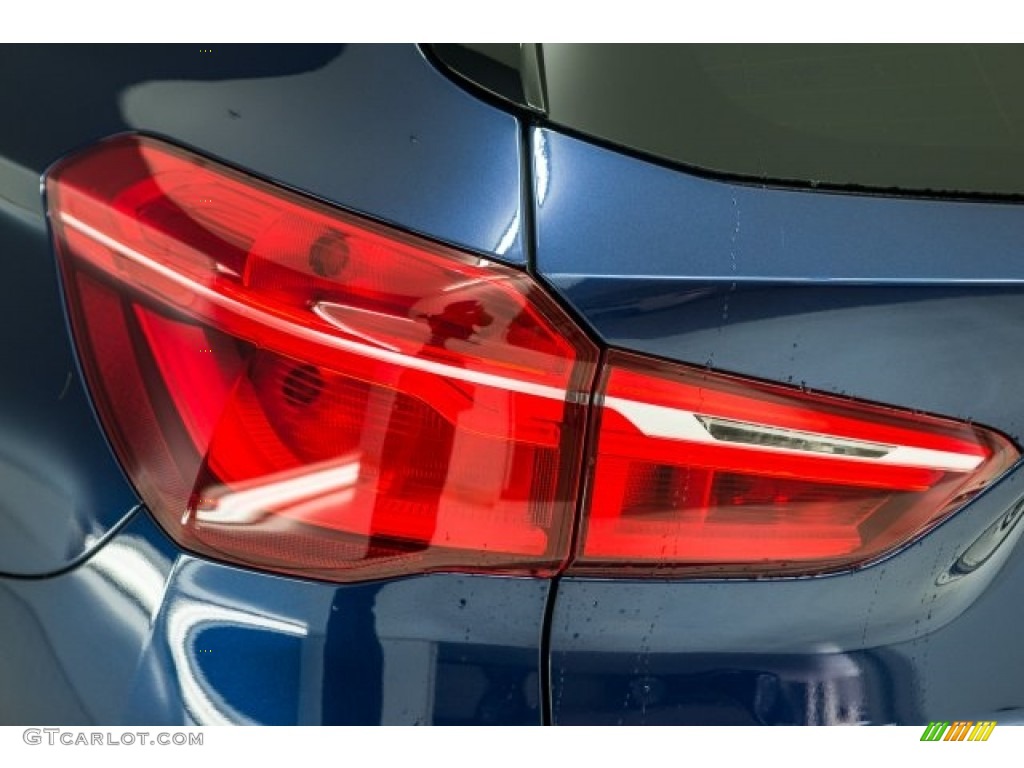 2017 X1 sDrive28i - Mediterranean Blue Metallic / Black photo #18