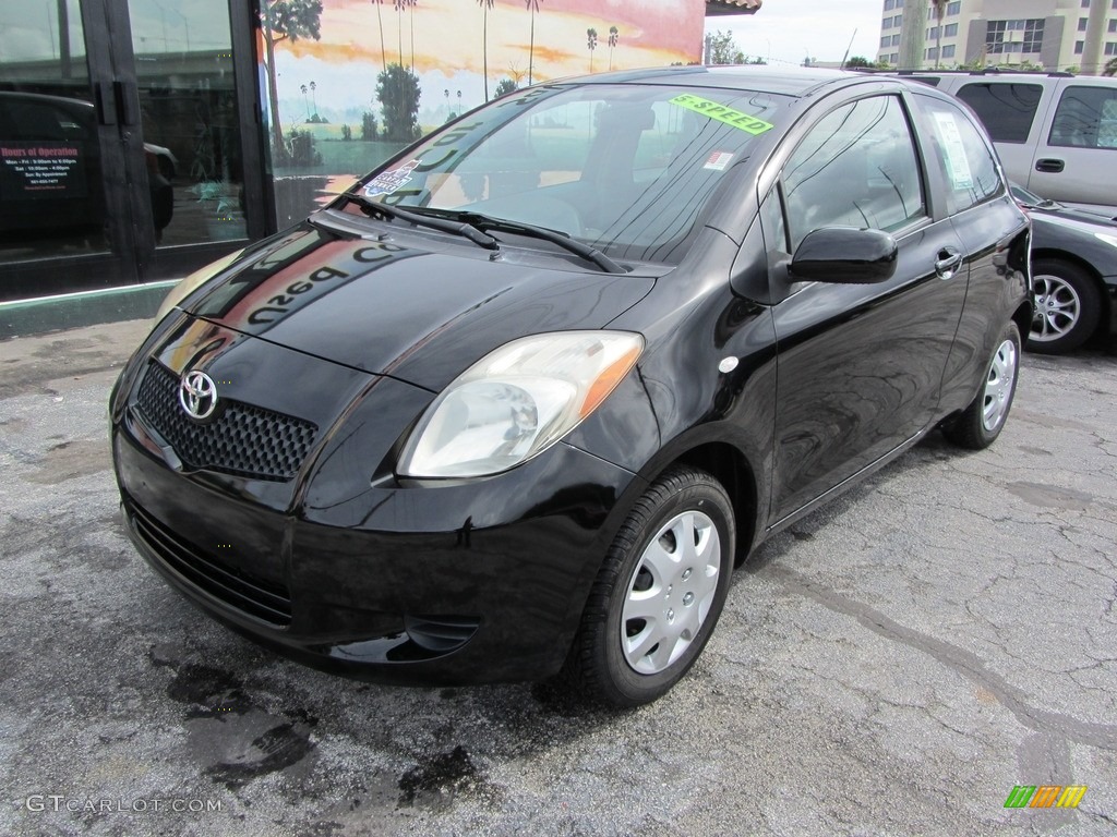 2007 Yaris 3 Door Liftback - Black Sand Pearl / Dark Charcoal photo #3