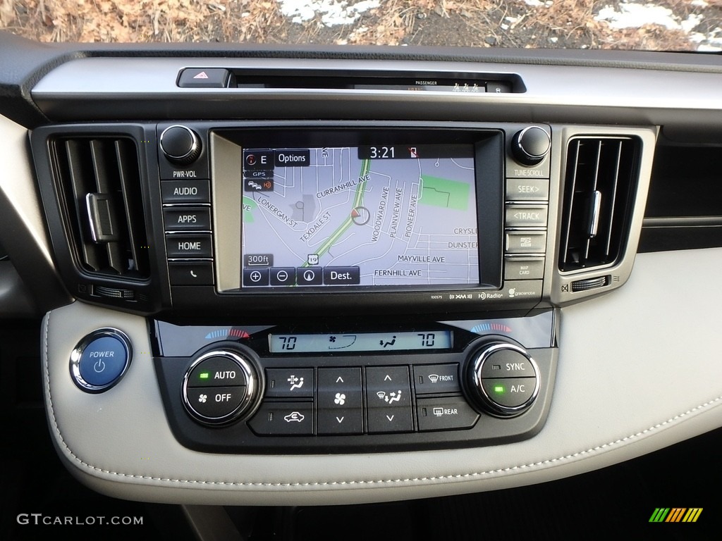 2018 Toyota RAV4 XLE AWD Controls Photo #124839616