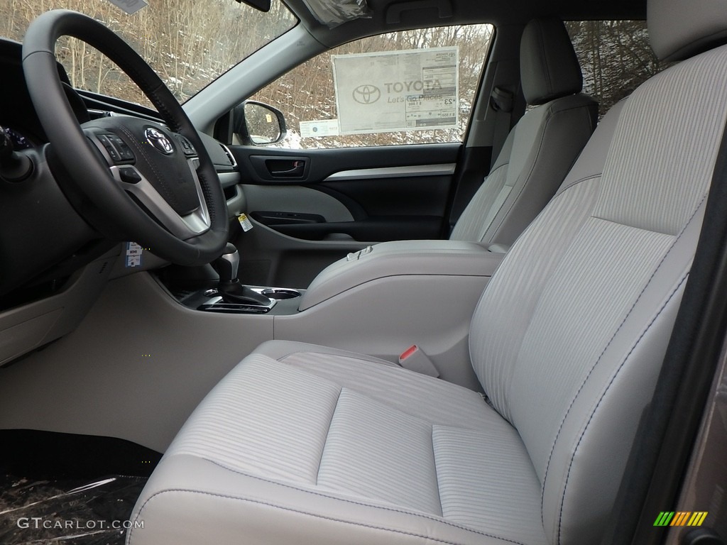 2018 Toyota Highlander LE AWD Front Seat Photos