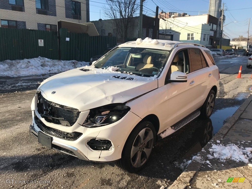 Polar White Mercedes-Benz GLE