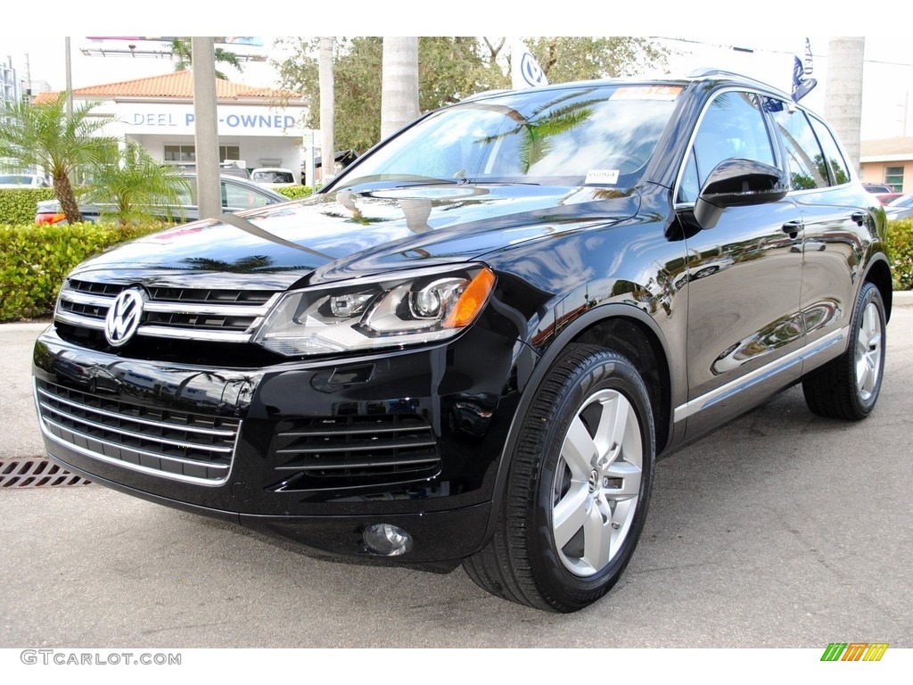 2014 Touareg V6 Lux 4Motion - Black / Cornsilk Beige photo #5