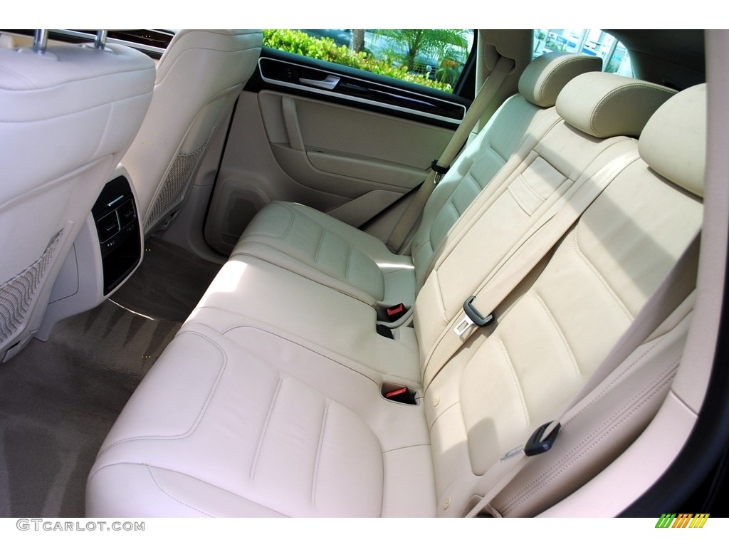 2014 Touareg V6 Lux 4Motion - Black / Cornsilk Beige photo #11