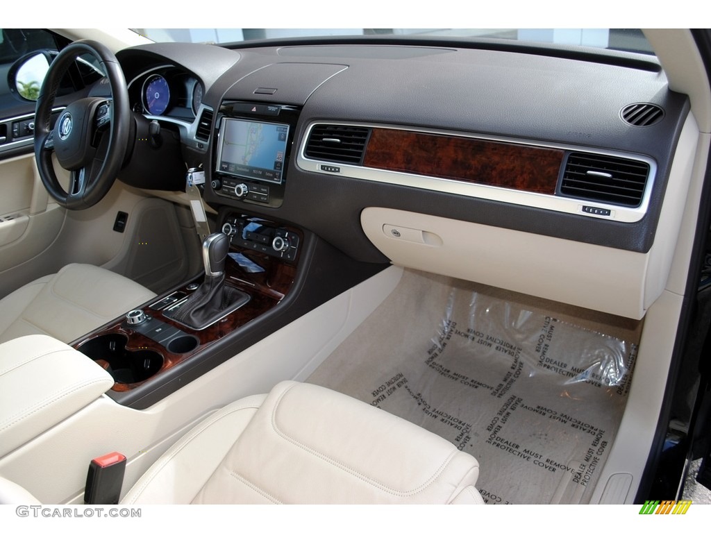 2014 Touareg V6 Lux 4Motion - Black / Cornsilk Beige photo #18