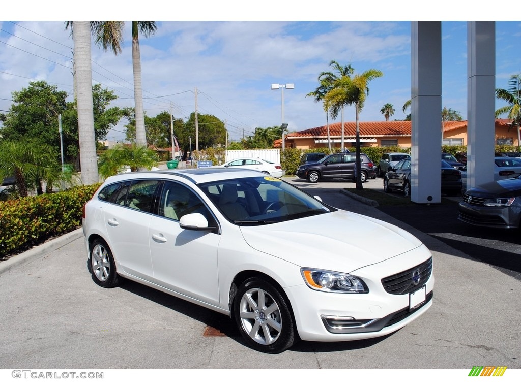 2017 V60 T5 - Ice White / Soft Beige/Off-Black photo #1