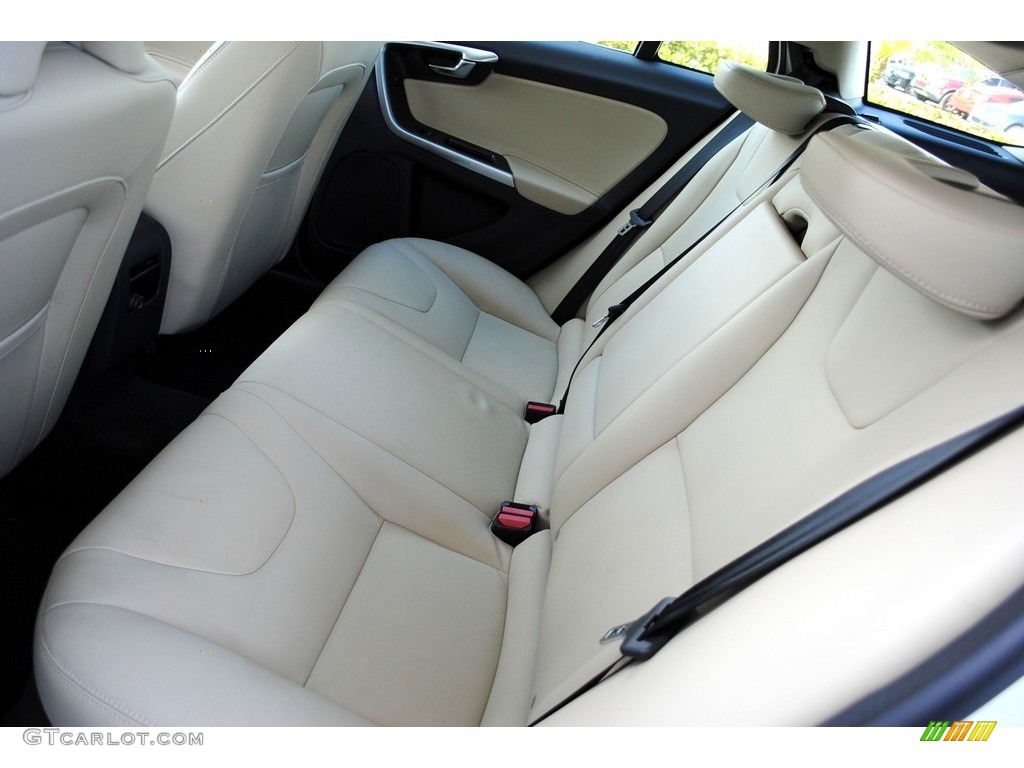 2017 Volvo V60 T5 Rear Seat Photo #124846413