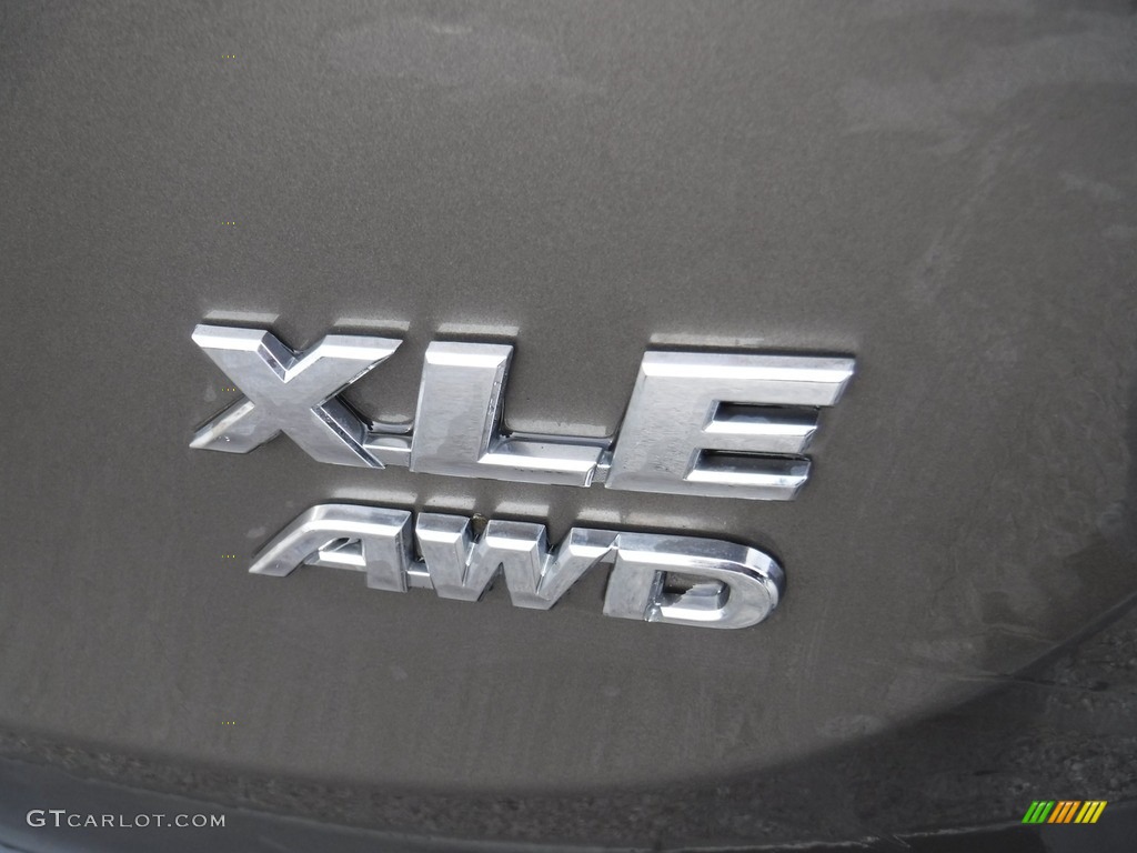2015 RAV4 XLE AWD - Pyrite Mica / Latte photo #11