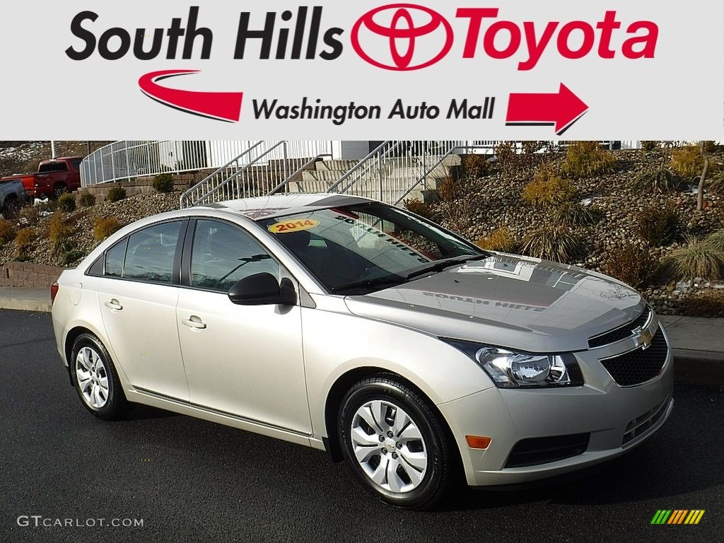 2014 Cruze LS - Champagne Silver Metallic / Jet Black/Medium Titanium photo #1