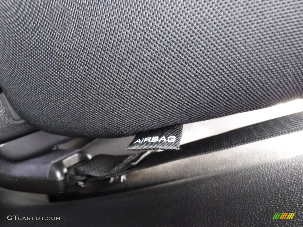 2014 Cruze LS - Champagne Silver Metallic / Jet Black/Medium Titanium photo #12