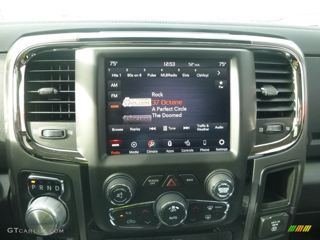 2018 1500 Sport Crew Cab 4x4 - Flame Red / Black photo #17