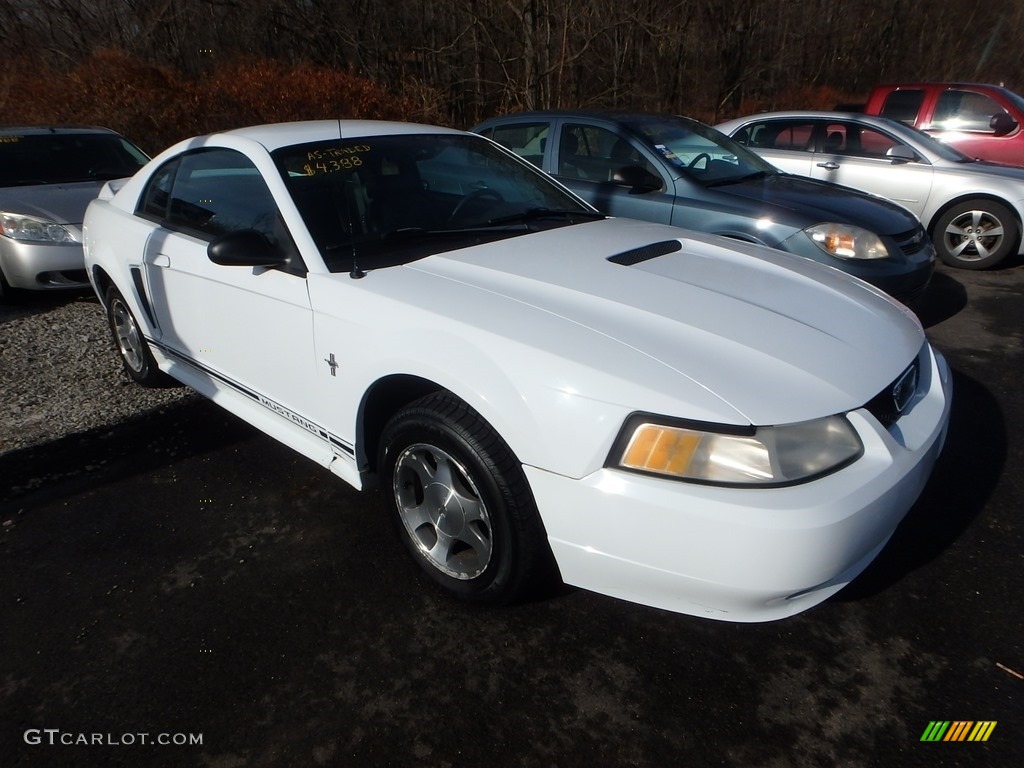 2000 Mustang V6 Coupe - Crystal White / Dark Charcoal photo #5