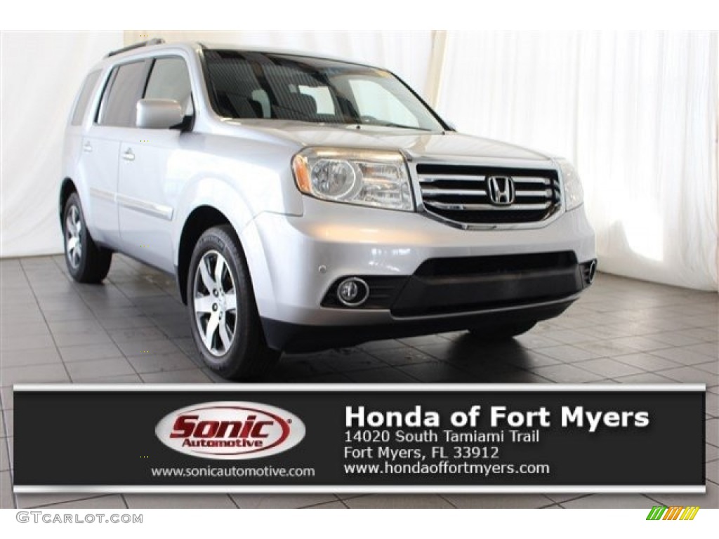 Alabaster Silver Metallic Honda Pilot