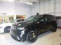 Front 3/4 View of 2018 Grand Cherokee Trackhawk 4x4