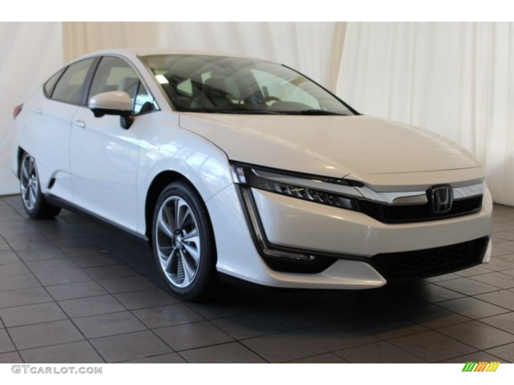 Platinum White Pearl 2018 Honda Clarity Touring Plug In Hybrid Exterior Photo #124861320