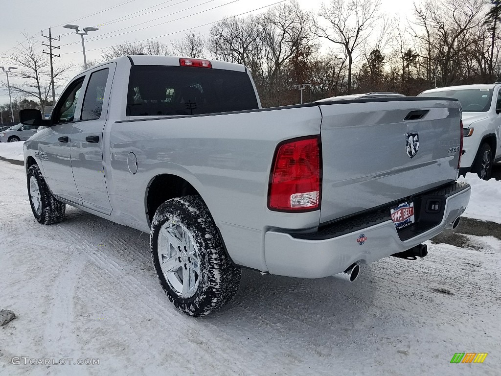 2018 1500 Express Quad Cab 4x4 - Bright Silver Metallic / Black/Diesel Gray photo #4