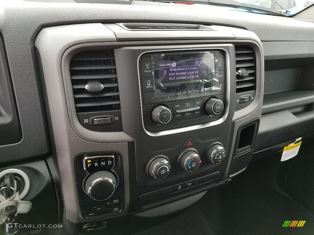 2018 1500 Express Quad Cab 4x4 - Bright Silver Metallic / Black/Diesel Gray photo #10