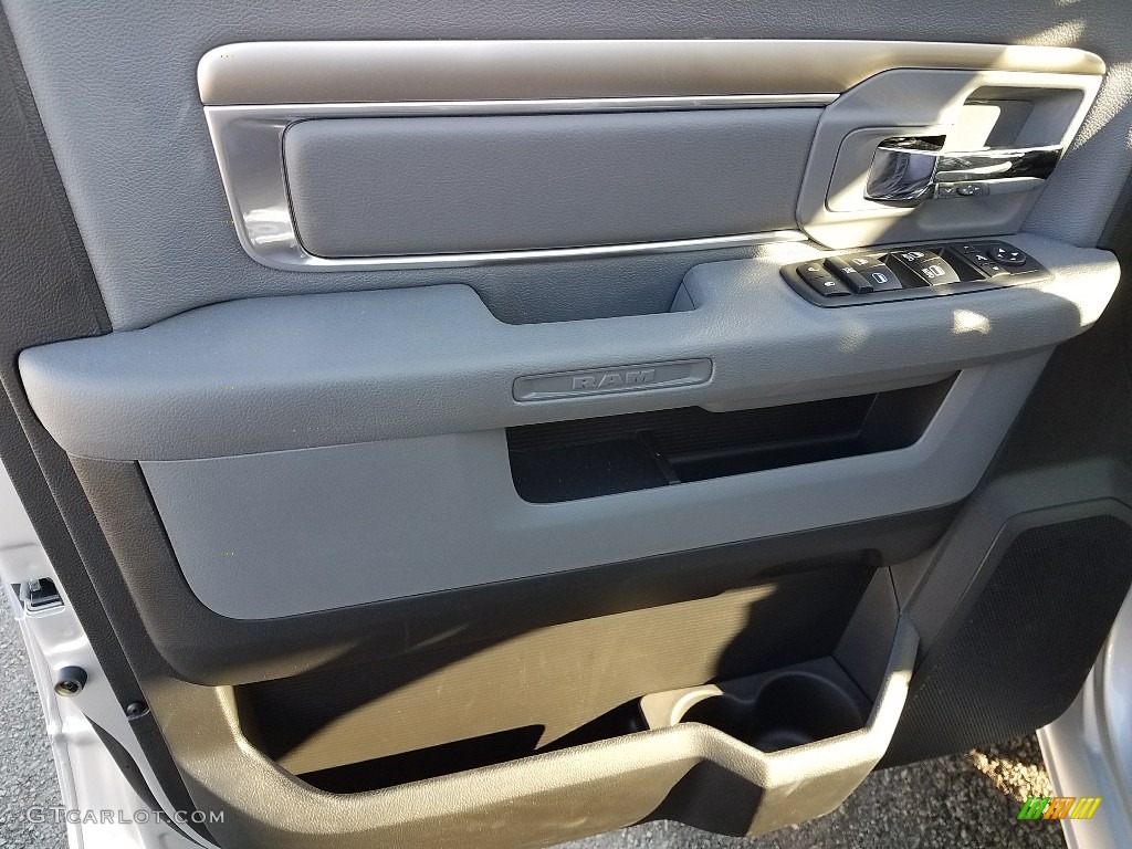 2018 1500 Big Horn Crew Cab 4x4 - Bright Silver Metallic / Black/Diesel Gray photo #8