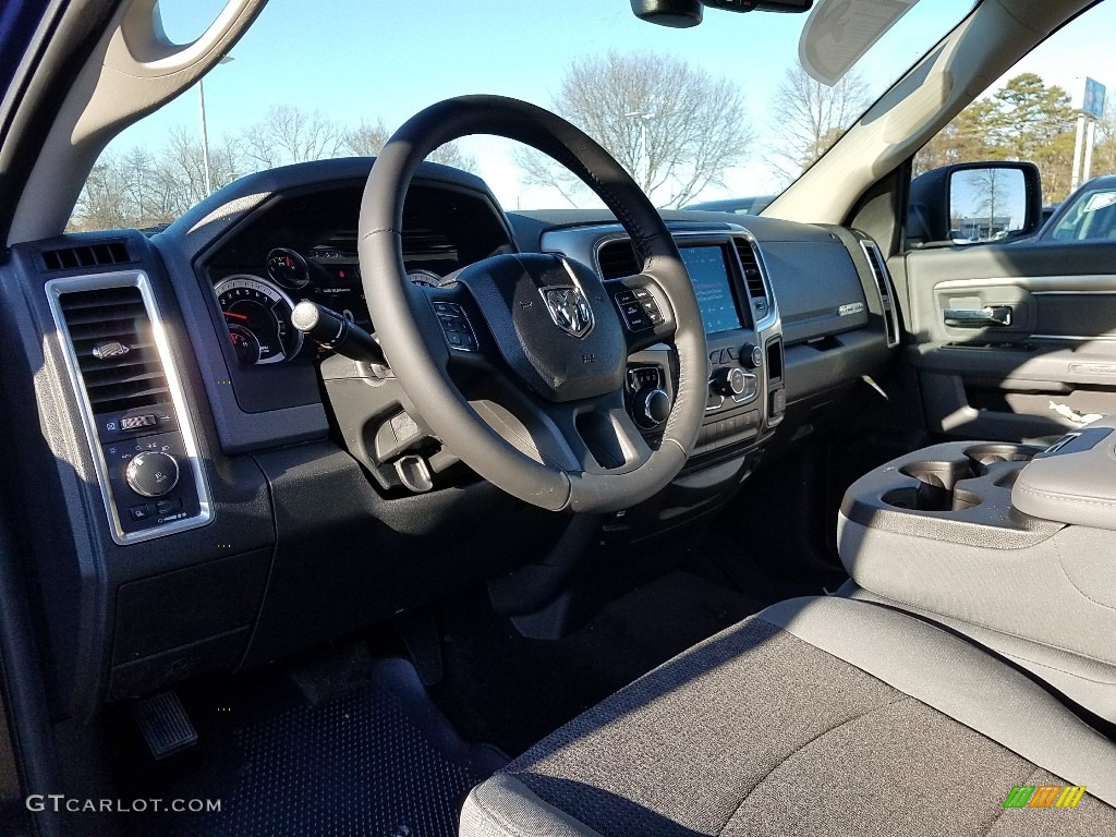 2018 1500 Big Horn Crew Cab 4x4 - True Blue Pearl / Black/Diesel Gray photo #7