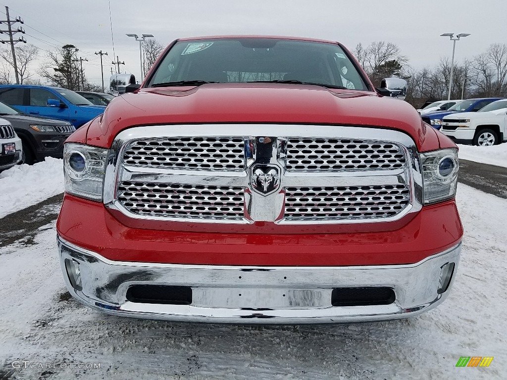2018 1500 Laramie Crew Cab 4x4 - Flame Red / Black photo #2