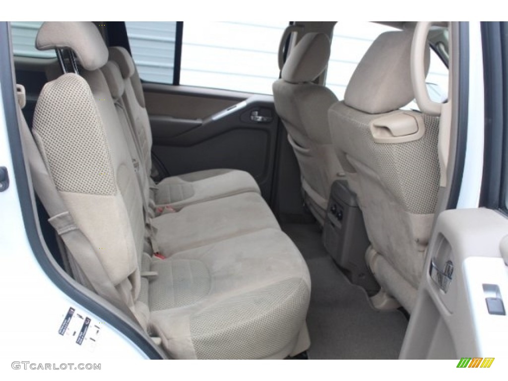 2011 Pathfinder SV - Avalanche White / Cafe Latte photo #31