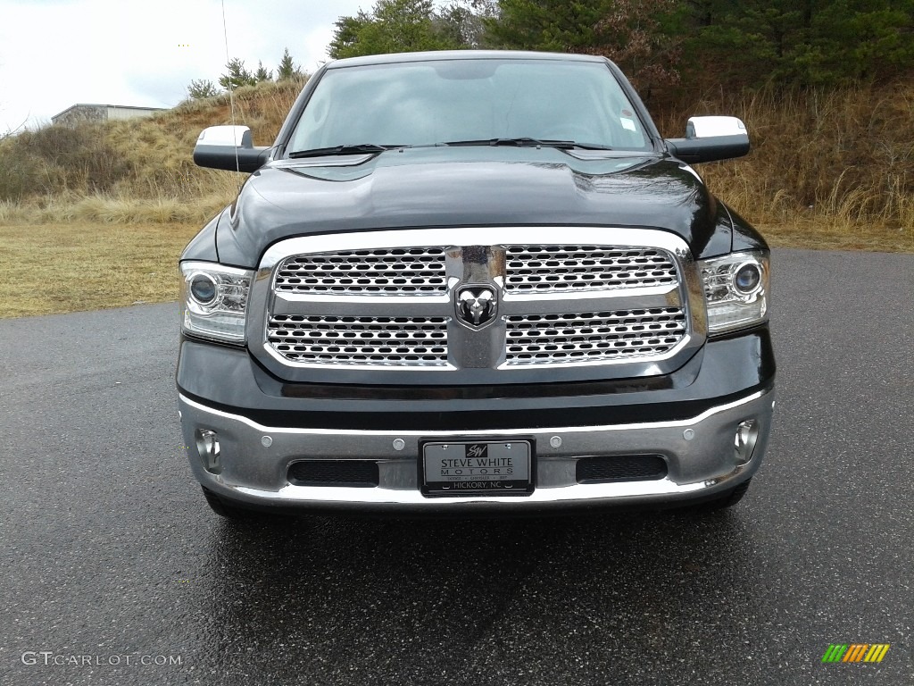 2017 1500 Laramie Crew Cab 4x4 - Brilliant Black Crystal Pearl / Black photo #3