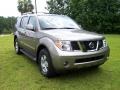 Granite Metallic - Pathfinder SE Photo No. 1